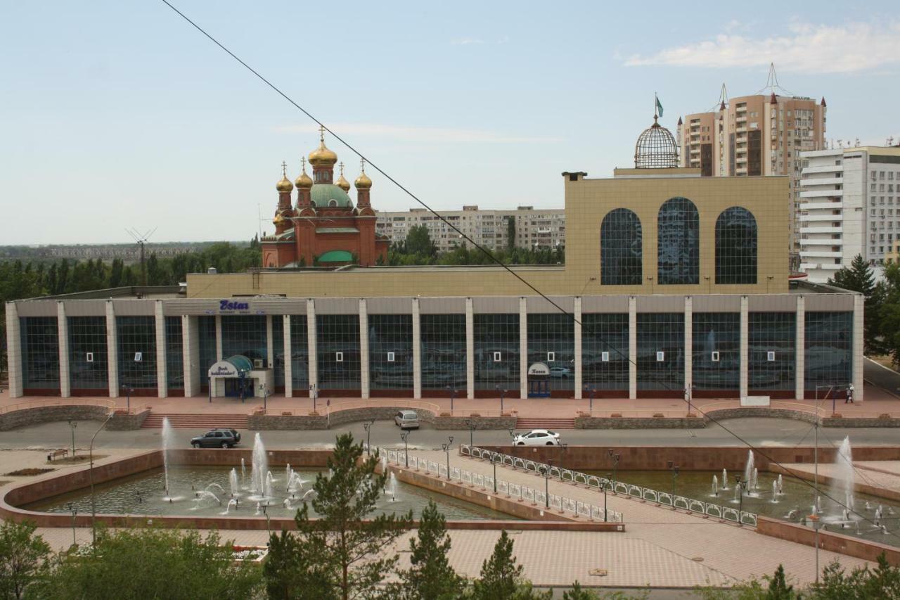 1-комнатная квартира на набережной Павлодар Екстер'єр фото