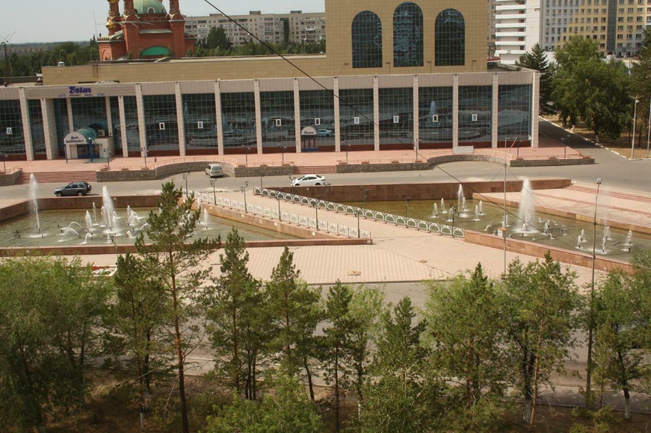 1-комнатная квартира на набережной Павлодар Екстер'єр фото